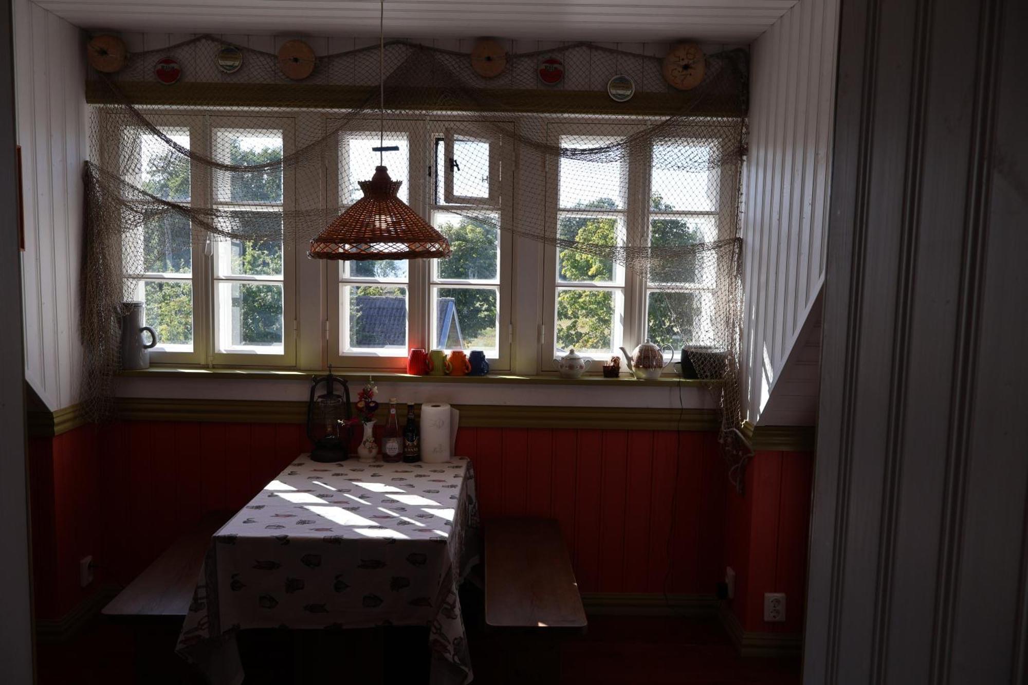Hostal Leesi Puhkemaja Exterior foto