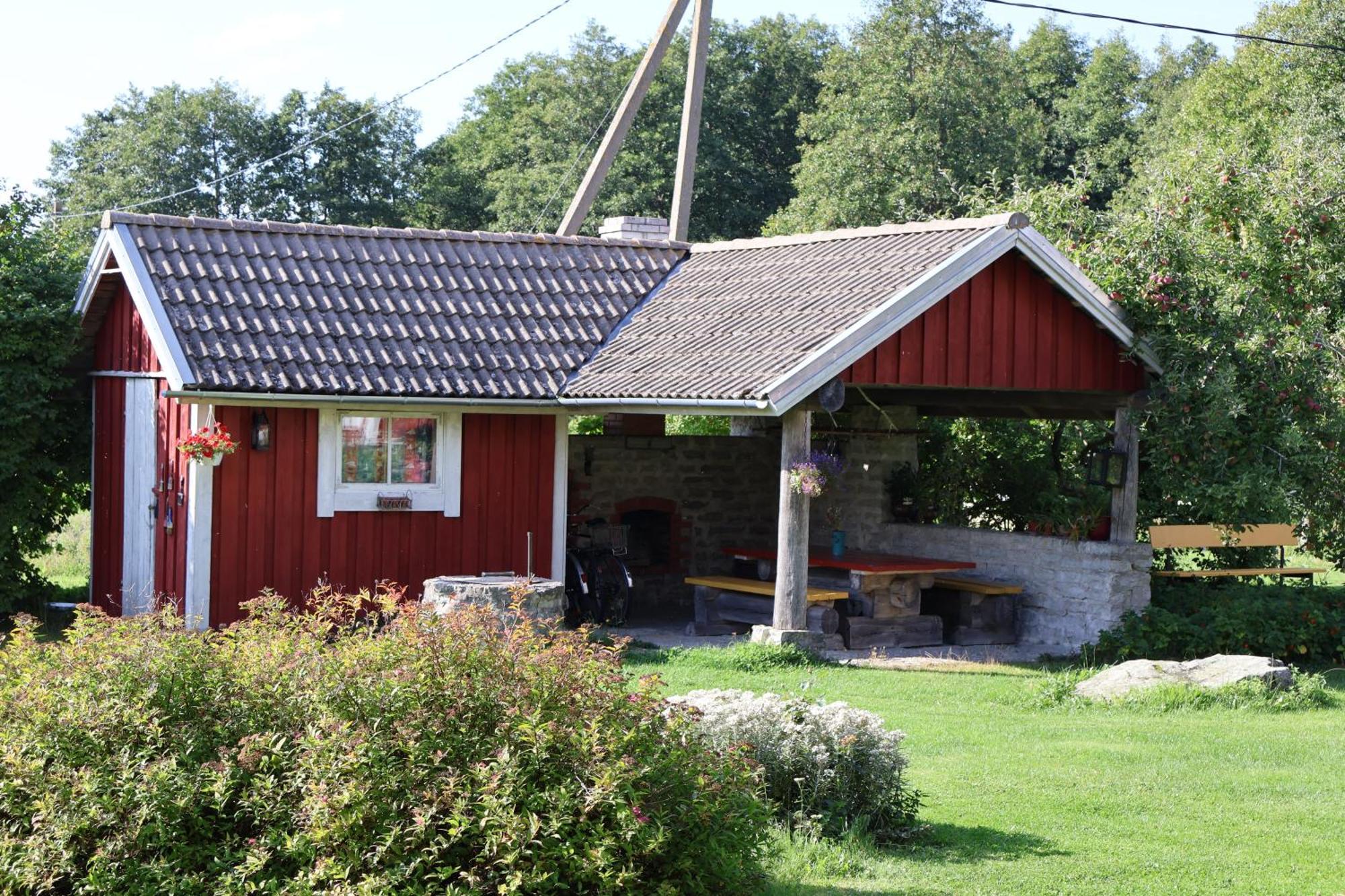 Hostal Leesi Puhkemaja Exterior foto